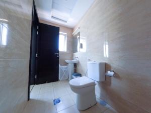 Abu Hail Star Residence - Home Stay的一间浴室