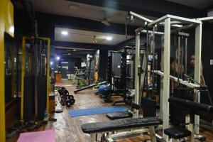 Fitness centrum a/nebo fitness zařízení v ubytování HOTEL SUN GREEN