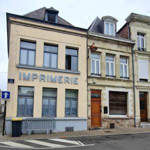 a building with the name of an entrance on it at Appartement Hypercentre 203 + WIFI +INDEPENDANT+TOILETTE CUISINE SALLE DE BAIN PRIVATIVE in Valenciennes