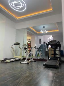 Spordikeskus ja/või sportimisvõimalused majutusasutuses Zhangjiajie Borui Hotel - Tianmen Mountain 张家界天门山泊睿庭院酒店