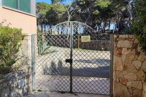 Fotografie z fotogalerie ubytování Appartamento fronte spiaggia Residence dei Pini v destinaci Torre dell'Orso