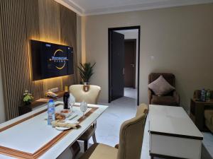 Istumisnurk majutusasutuses Carlton Swiss Grand Hotel
