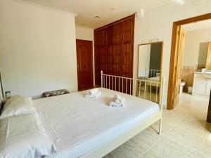 Posteľ alebo postele v izbe v ubytovaní Villa Buho by Costabravaway + 30 fotografií