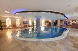 The swimming pool at or close to Suhan Cappadocia Hotel & Spa