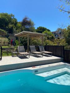Piscina de la sau aproape de Constantia View Apartments OPERATIONAL DURING LOADSHEDDING