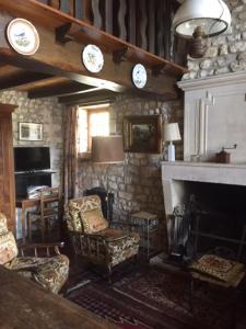 Kuchyň nebo kuchyňský kout v ubytování Traditional Charentais cottage in countryside 25 minutes from Royan