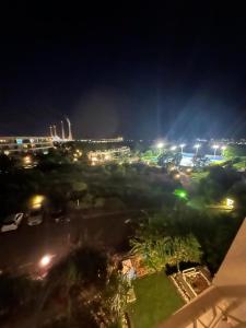 Nespecifikovaný výhled na destinaci Caesarea nebo výhled na město při pohledu z prázdninového domu