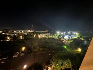 Nespecifikovaný výhled na destinaci Caesarea nebo výhled na město při pohledu z prázdninového domu