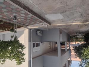 een uitzicht op een huis met een plafond bij House Franica in Zadar