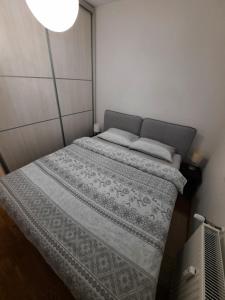 Lux Advent Apartment客房内的一张或多张床位