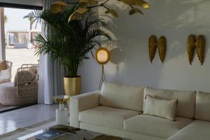 Ruang duduk di Ramlah Resort Sealine Beach