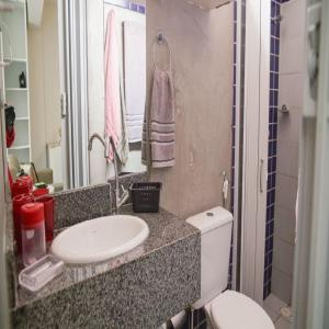 STUDIO 201 | WIFI 600MB | RESIDENCIAL JC, um lugar para ficar.的一间浴室