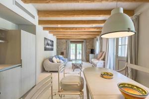 Χώρος καθιστικού στο Family villa Charlotta with pool in Visnjan