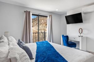 Postel nebo postele na pokoji v ubytování Morgan Residences 508B + 18 fotografií