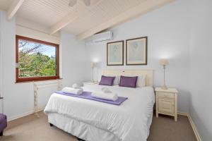 Giường trong phòng chung tại San Lameer Villa 3503 - 4 Bedroom Standard- 8 pax - San Lameer Rental Agency +29 ảnh