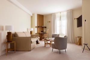 Posezení v ubytování Le Plessis Grand Hotel