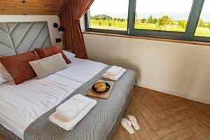 Posteľ alebo postele v izbe v ubytovaní Białka i Skałka domki z jacuzzi i widokiem na góry - jacuzzi and mountain view
