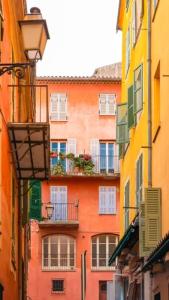 Evasion Romantique sous les Toits du Vieux Nice