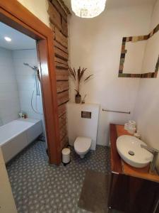 Ванна кімната в Hillside country house - Long stays