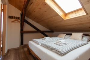 Posteľ alebo postele v izbe v ubytovaní Sobe App Moj Hir bed and breakfast + 37 fotografií