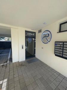 MK Apartment FREE Parking tanúsítványa, márkajelzése vagy díja