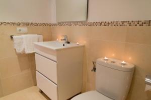 Ένα μπάνιο στο Apartments Niko +37 φωτογραφίες