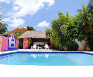 A piscina localizada em Hotel Hacienda Cancun ou nos arredores