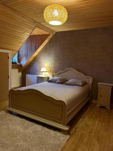 Postel nebo postele na pokoji v ubytování Gîte REVILLE 6/7 personnes, à 900 m de la mer