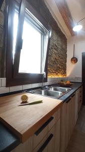 Kuchyň nebo kuchyňský kout v ubytování Casa Fonset