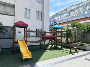 un'area giochi su un balcone con area giochi di luxxe ! estrategico y vacacional a Cúcuta