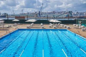 Бассейн в NH Collection A Coruña Finisterre или поблизости