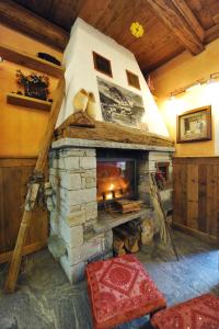 Foto dalla galleria di L'Ancien Paquier Chambre D'Hotes a Valtournenche
