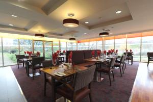 伯明翰沃尔萨尔丽笙公园酒店餐厅或其他用餐的地方
