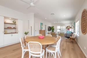 Kuchyň nebo kuchyňský kout v ubytování Clearwater Noosa Resort