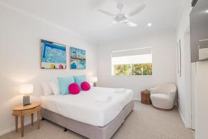 Postel nebo postele na pokoji v ubytování Clearwater Noosa Resort + 37 fotografií