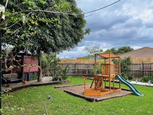 Herní místnost nebo prostor pro děti v ubytování A little paradise in Melton