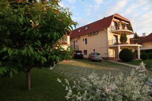 Afbeelding uit fotogalerij van Erika Apartmanházak in Hévíz