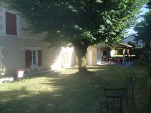 Gallery image of Hotel Du Champ De Foire in Saint-Aulaye
