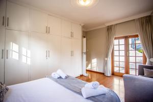 Ένα ή περισσότερα κρεβάτια σε δωμάτιο στο Villa Luisa: Sun-filled hidden gem with Pool. +20 φωτογραφίες
