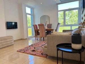 TV a/nebo společenská místnost v ubytování Suite Miramar - Check in h24 - Wifi