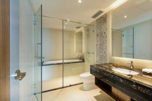 Koupelna v ubytování Comodo Nha Trang Hotel