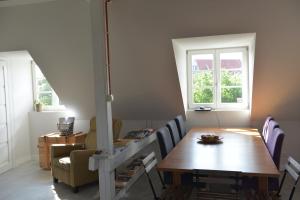 Area soggiorno di Five Point Hostel & Apartments