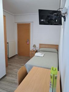 A television and/or entertainment centre at Pension Iruna Még 37 kép