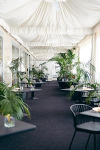 Hotel Excelsior Bari餐厅或其他用餐的地方