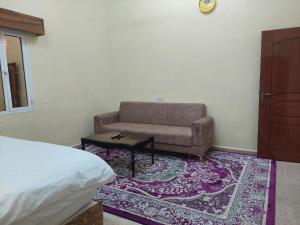 Posezení v ubytování Hotel Ain Safnan Room&Flats فندق عين صفنان غرف&شقق