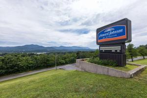 Galeriebild der Unterkunft Howard Johnson by Wyndham Salem Hotel & Conference Center in Salem