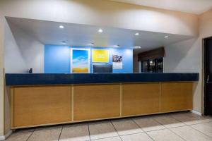 Vstupní hala nebo recepce v ubytování Days Inn by Wyndham Roswell + 35 fotografií