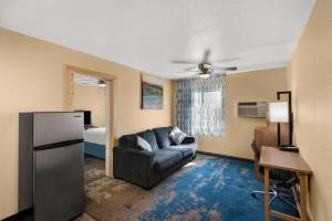 Posezení v ubytování Days Inn by Wyndham Newton