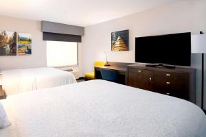 Postel nebo postele na pokoji v ubytování Hampton Inn Durango