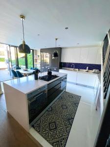 Khu vực ghế ngồi tại Atlantic Cove